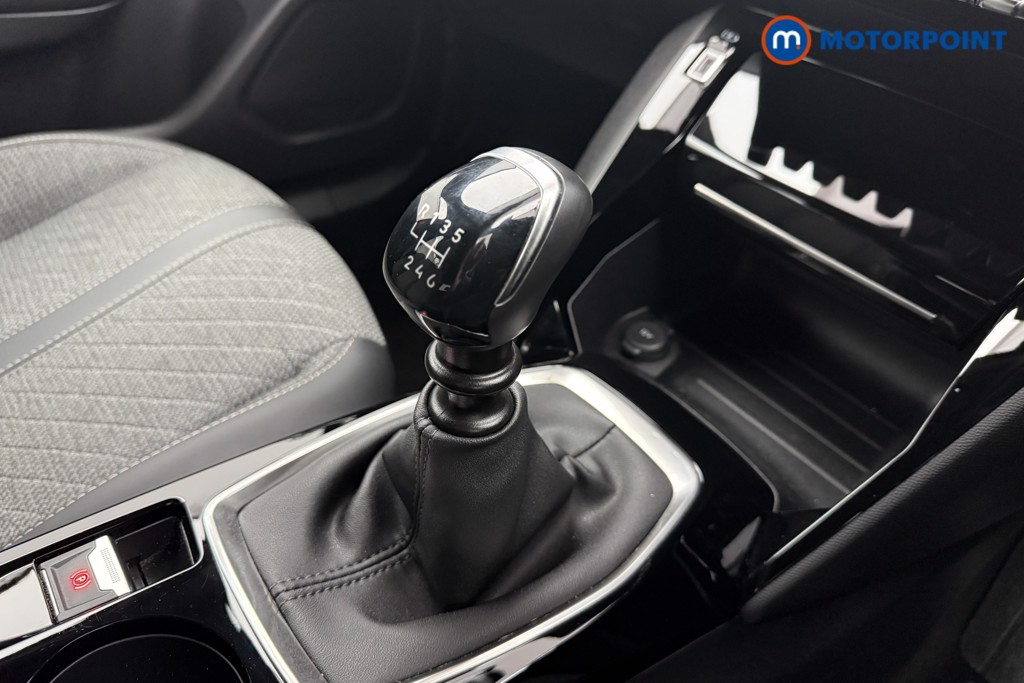 Peugeot 2008 Allure Manual Petrol SUV - Stock Number (1604815) - 13th supplementary image