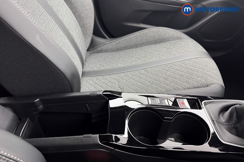 Peugeot 2008 Allure Manual Petrol SUV - Stock Number (1604815) - 14th supplementary image