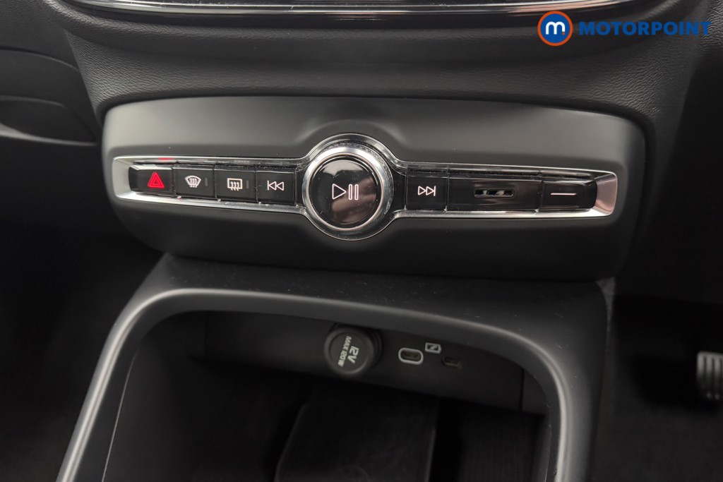 Volvo Xc40 Core Automatic Petrol SUV - Stock Number (1605495) - 11th supplementary image