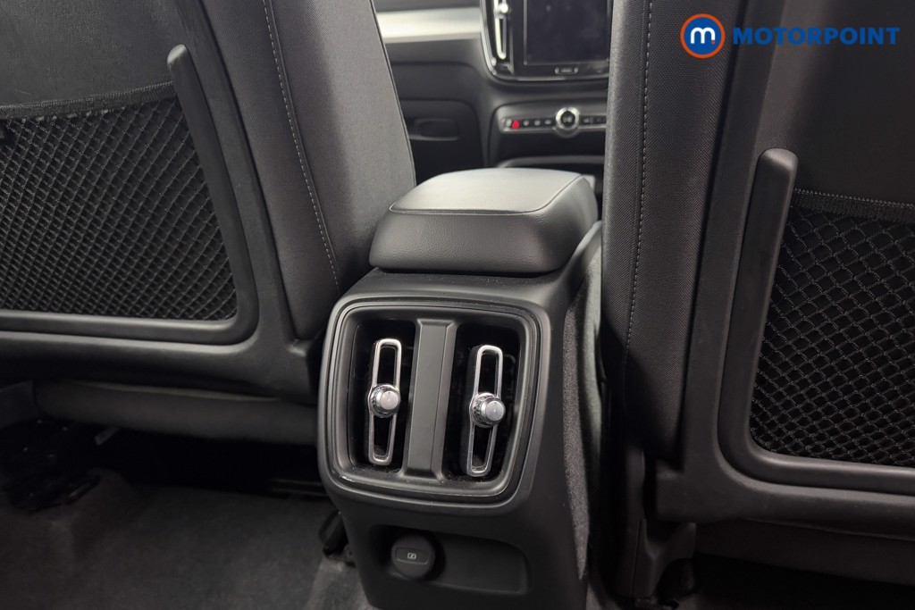 Volvo Xc40 Core Automatic Petrol SUV - Stock Number (1605495) - 21st supplementary image