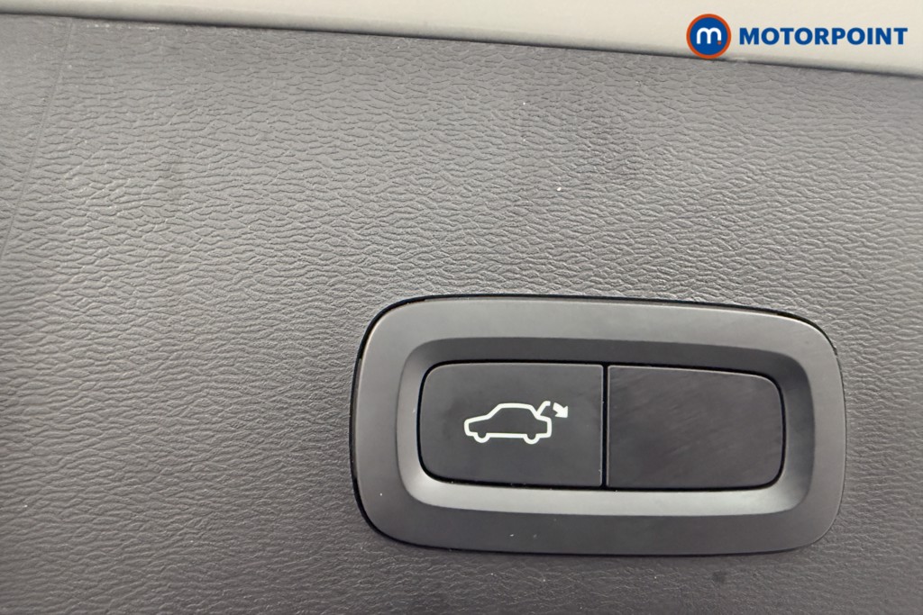 Volvo Xc40 Core Automatic Petrol SUV - Stock Number (1605495) - 26th supplementary image