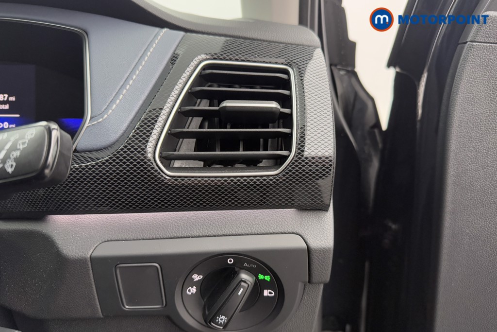 Volkswagen T-Cross Style Automatic Petrol SUV - Stock Number (1605630) - 17th supplementary image