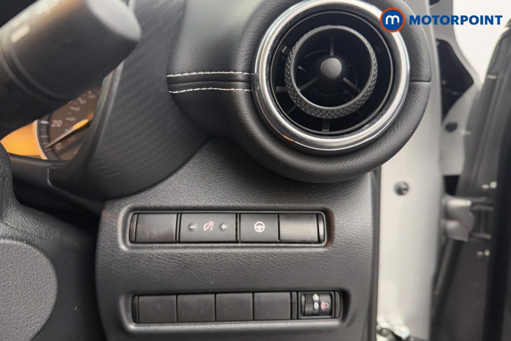 Nissan Juke Tekna Automatic Petrol-Electric Hybrid SUV - Stock Number (1605633) - 18th supplementary image