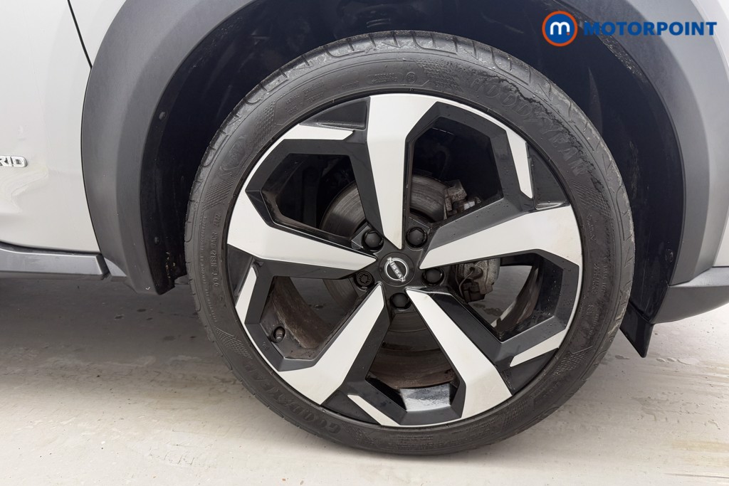 Nissan Juke Tekna Automatic Petrol-Electric Hybrid SUV - Stock Number (1605633) - 32nd supplementary image