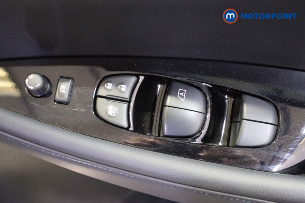 Nissan Leaf Tekna Automatic Electric Hatchback - Stock Number (1606935) - 12th supplementary image