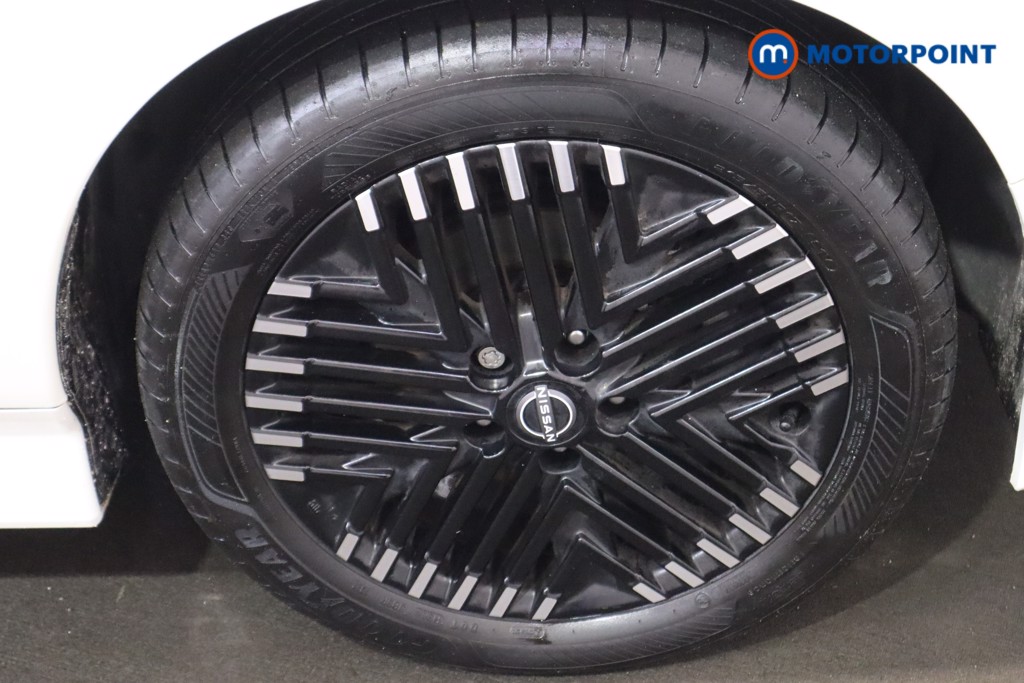 Nissan Leaf Tekna Automatic Electric Hatchback - Stock Number (1606935) - 25th supplementary image