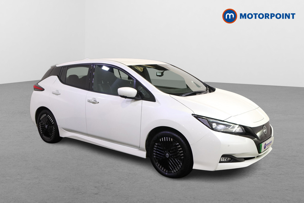 Nissan Leaf Tekna Automatic Electric Hatchback - Stock Number (1606935) - Drivers side front corner