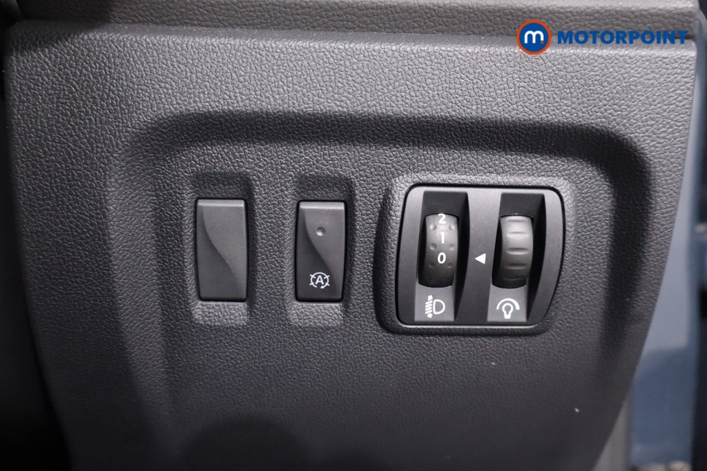 Renault Captur Iconic Manual Petrol SUV - Stock Number (1607254) - 17th supplementary image