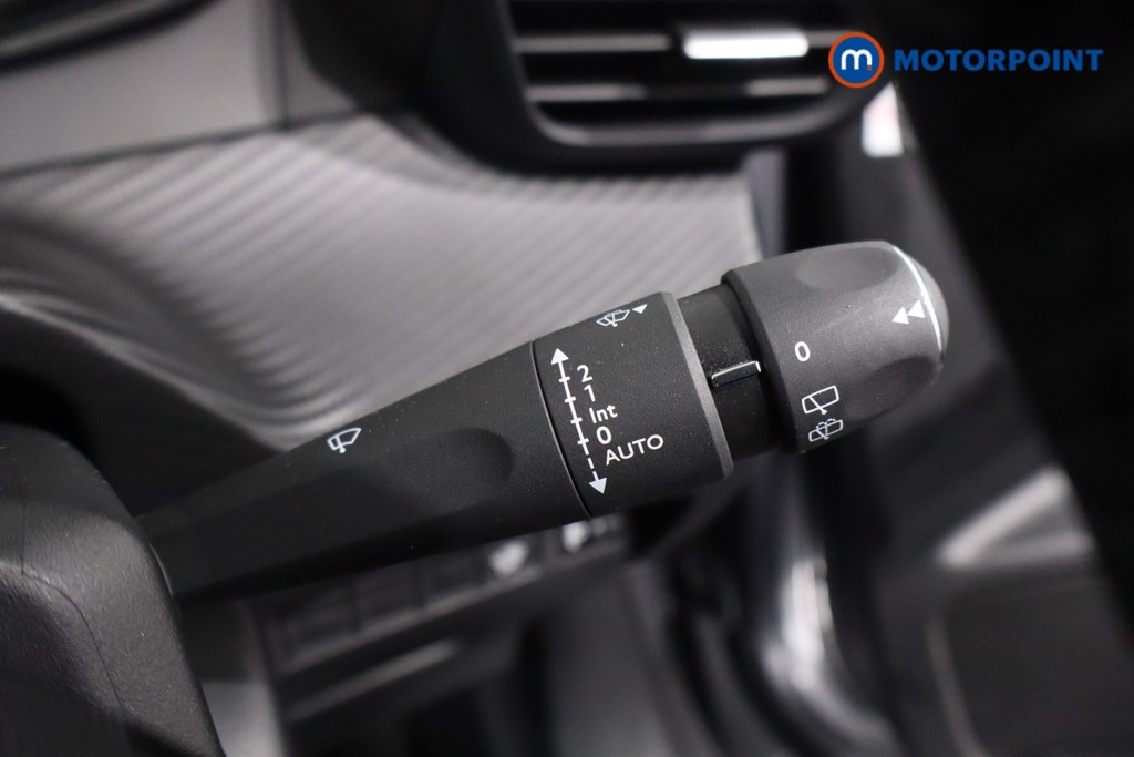 Peugeot 2008 Allure Manual Petrol SUV - Stock Number (1607347) - 15th supplementary image