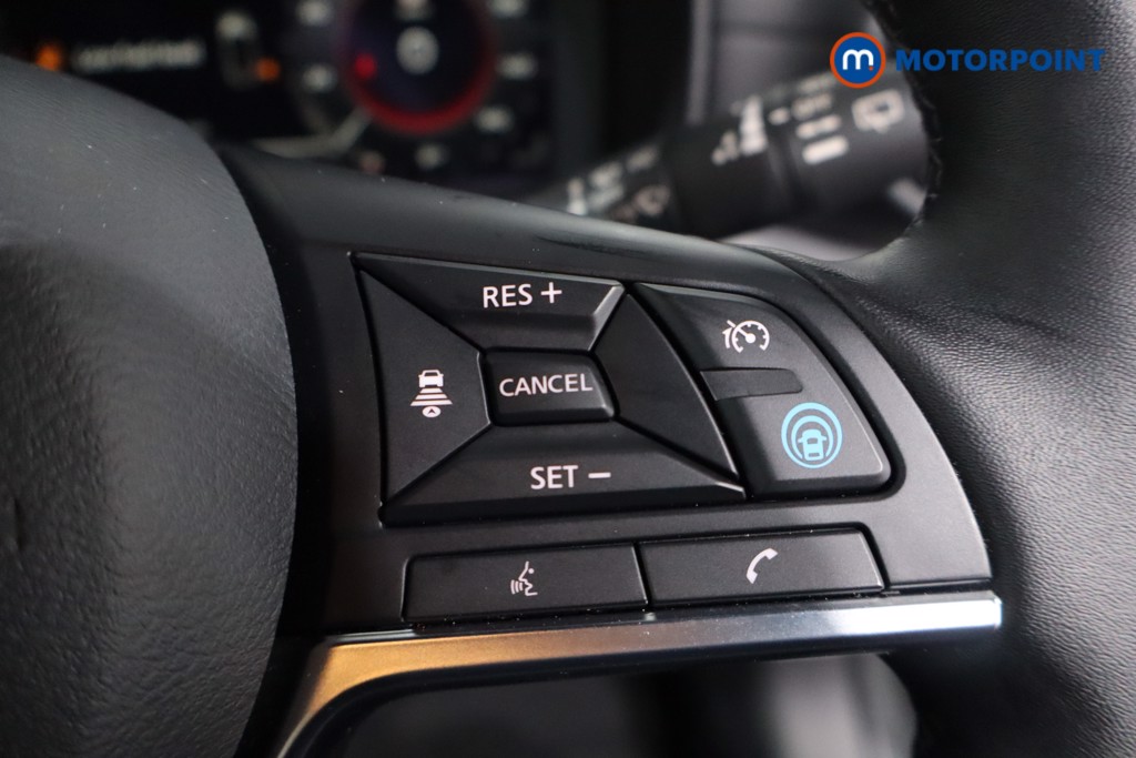 Nissan Juke Tekna Manual Petrol SUV - Stock Number (1607610) - 8th supplementary image