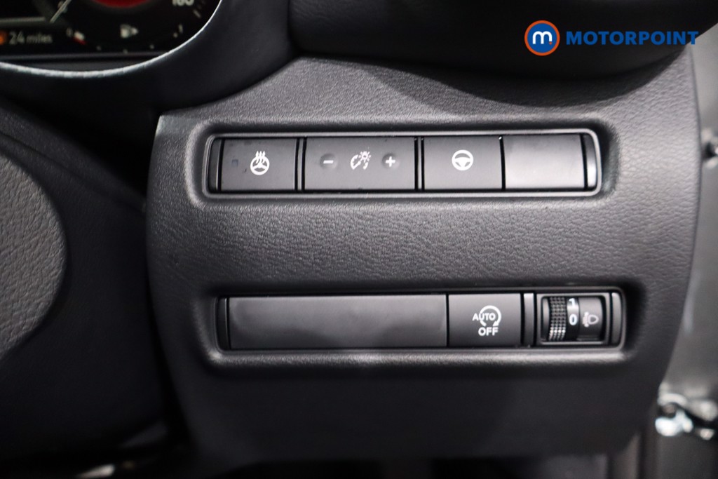 Nissan Juke Tekna Manual Petrol SUV - Stock Number (1607610) - 17th supplementary image