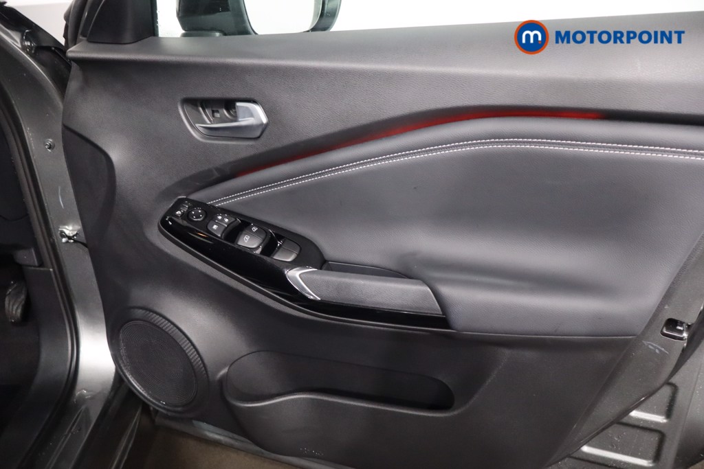 Nissan Juke Tekna Manual Petrol SUV - Stock Number (1607610) - 22nd supplementary image