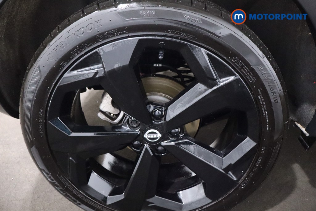 Nissan Juke Tekna Manual Petrol SUV - Stock Number (1607611) - 9th supplementary image