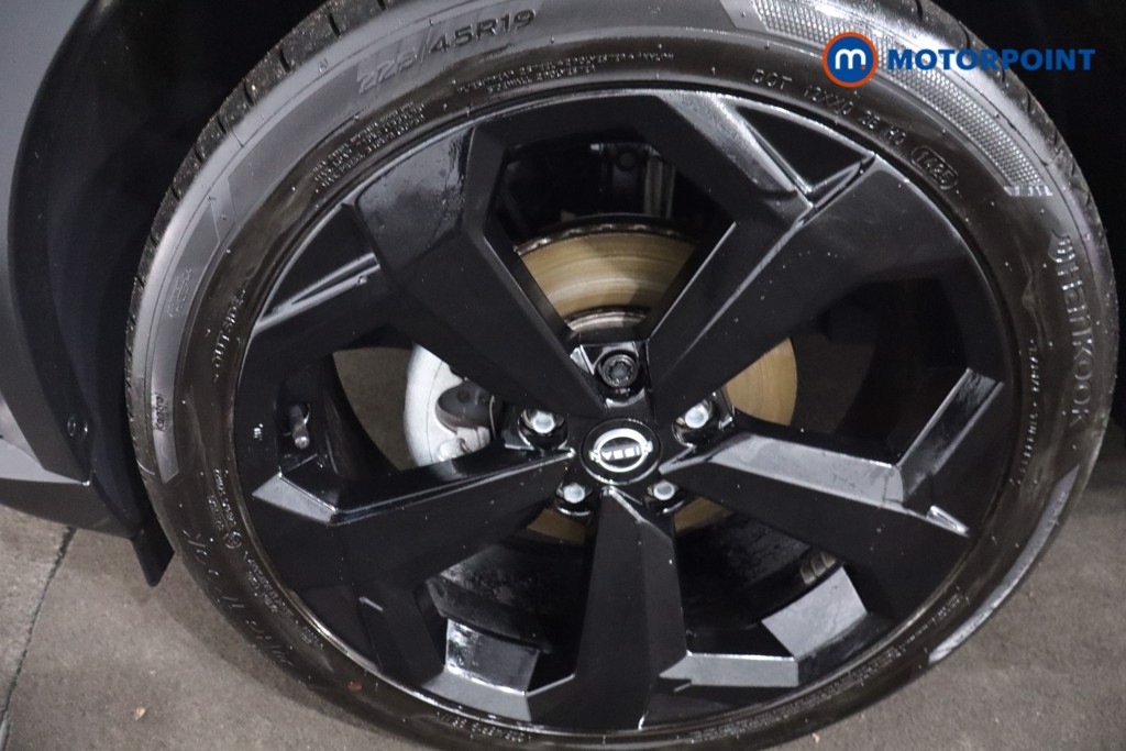 Nissan Juke Tekna Manual Petrol SUV - Stock Number (1607611) - 11th supplementary image