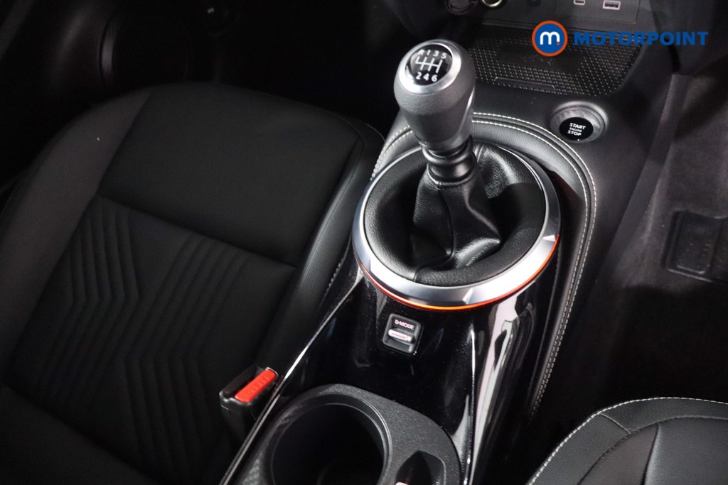 Nissan Juke Tekna Manual Petrol SUV - Stock Number (1607611) - 18th supplementary image