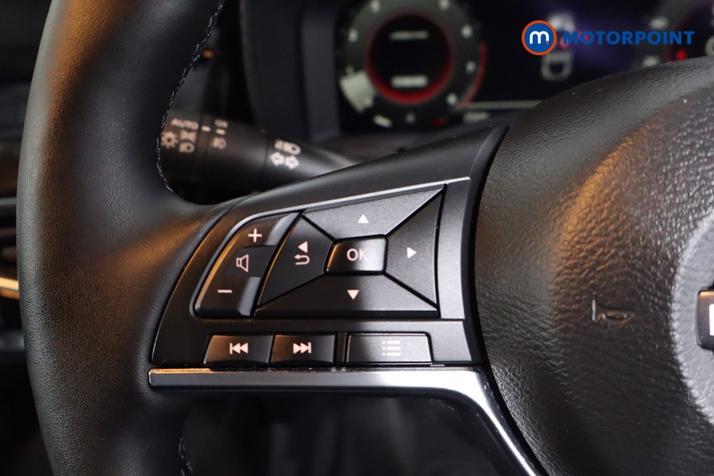 Nissan Juke Tekna Manual Petrol SUV - Stock Number (1607615) - 7th supplementary image