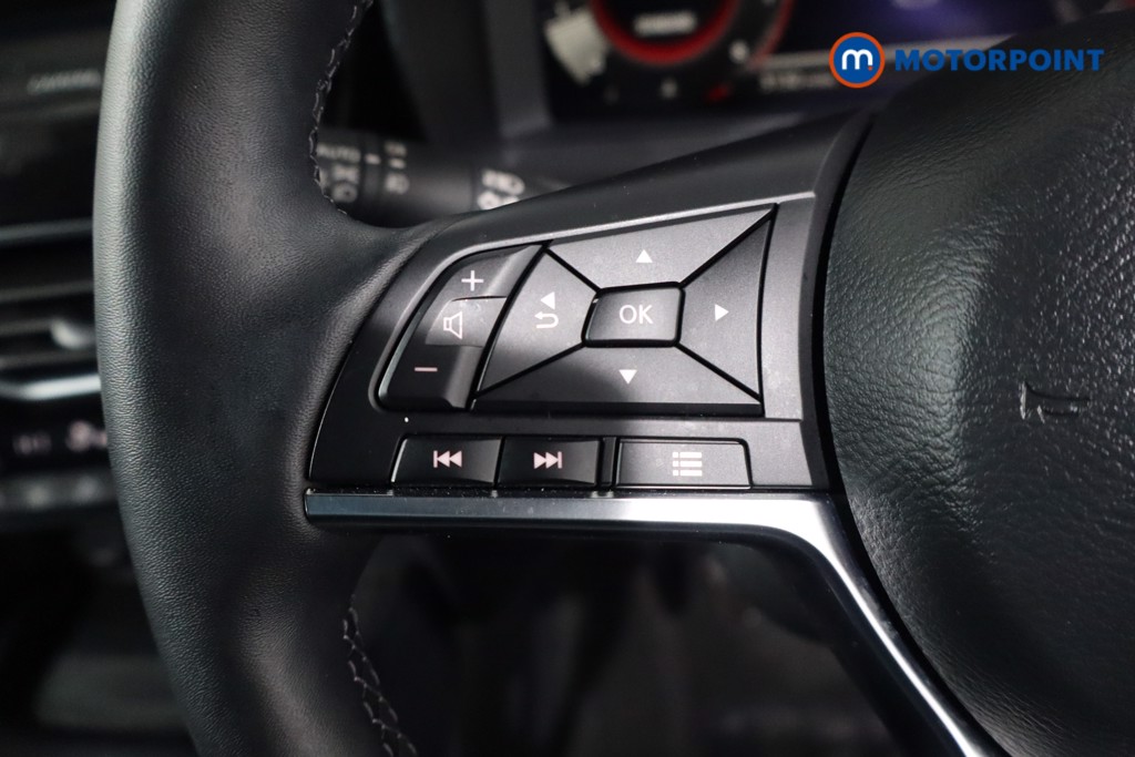 Nissan Juke Tekna Manual Petrol SUV - Stock Number (1607616) - 7th supplementary image