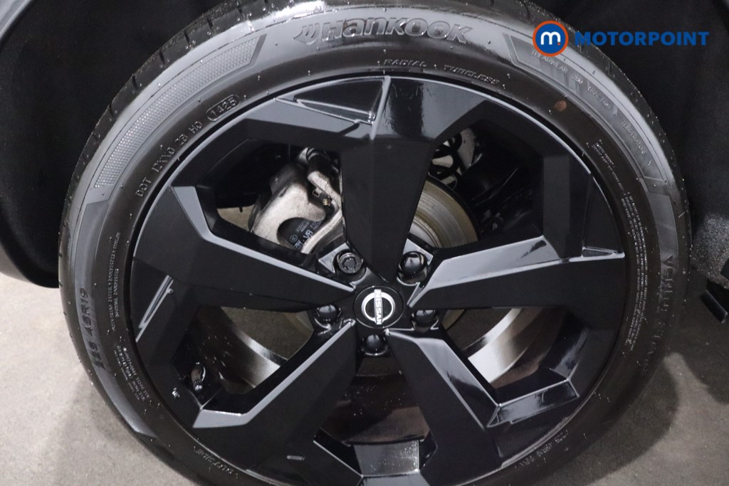 Nissan Juke Tekna Manual Petrol SUV - Stock Number (1607616) - 9th supplementary image