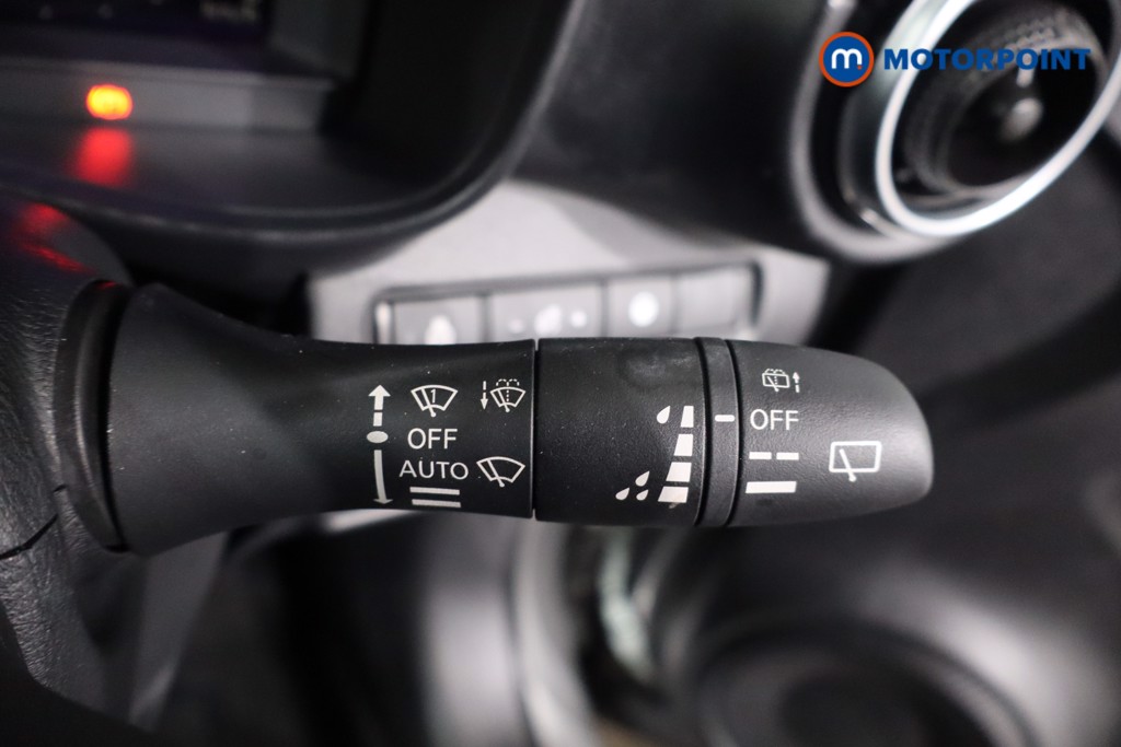 Nissan Juke Tekna Manual Petrol SUV - Stock Number (1607616) - 15th supplementary image