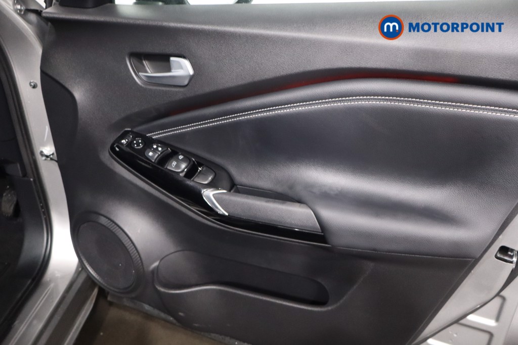 Nissan Juke Tekna Manual Petrol SUV - Stock Number (1607616) - 22nd supplementary image