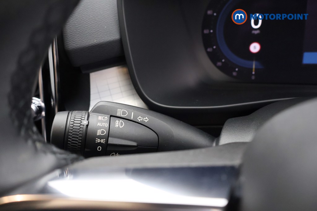Volvo Xc40 Plus Automatic Petrol SUV - Stock Number (1607630) - 5th supplementary image