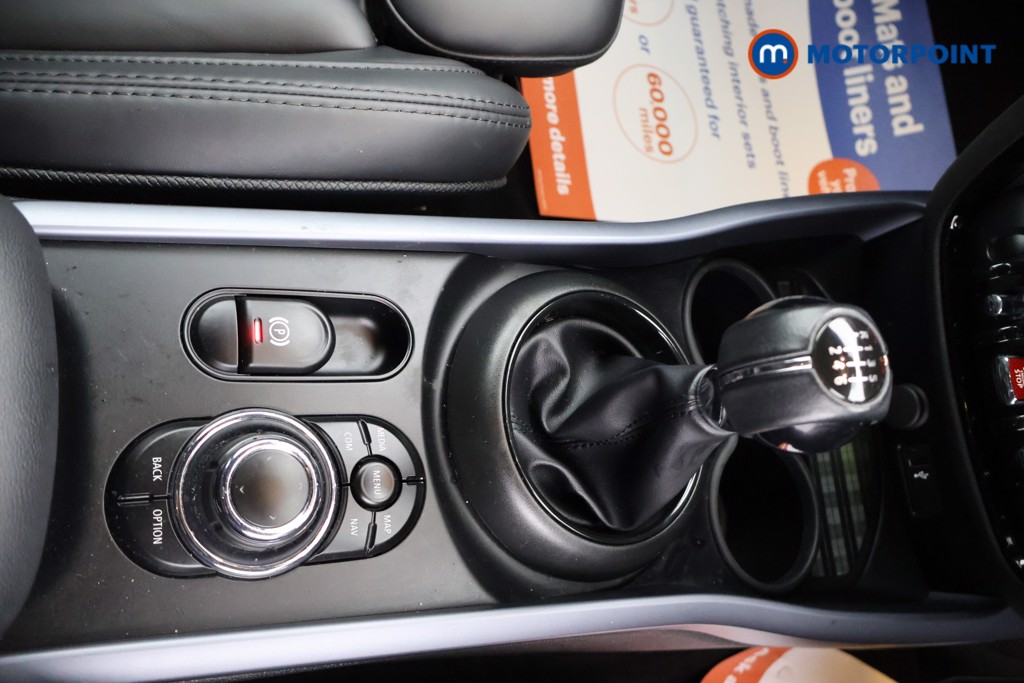 Mini Clubman Cooper Exclusive Manual Petrol Estate - Stock Number (1607637) - 9th supplementary image