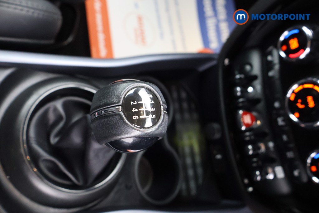 Mini Clubman Cooper Exclusive Manual Petrol Estate - Stock Number (1607637) - 10th supplementary image