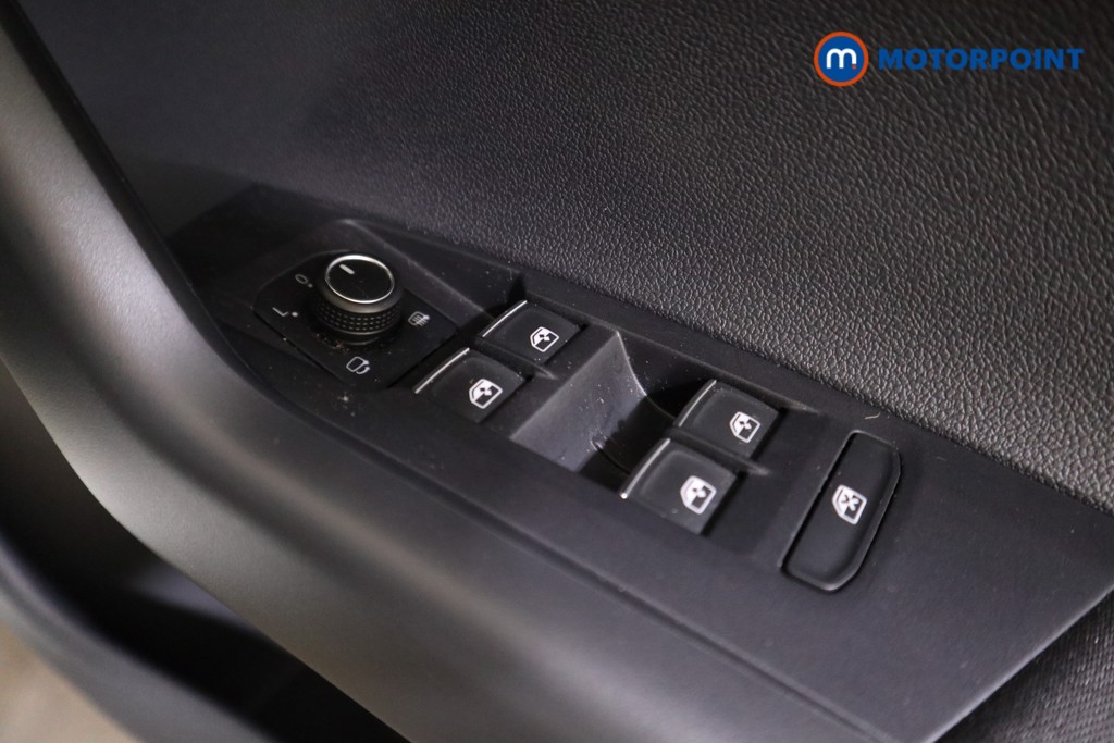 Volkswagen Polo R-Line Manual Petrol Hatchback - Stock Number (1607646) - 13th supplementary image