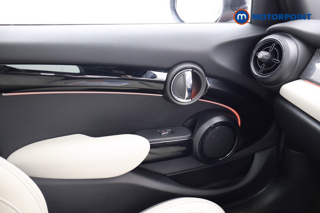 Mini Hatchback Cooper Exclusive Manual Petrol Hatchback - Stock Number (1607733) - 12th supplementary image