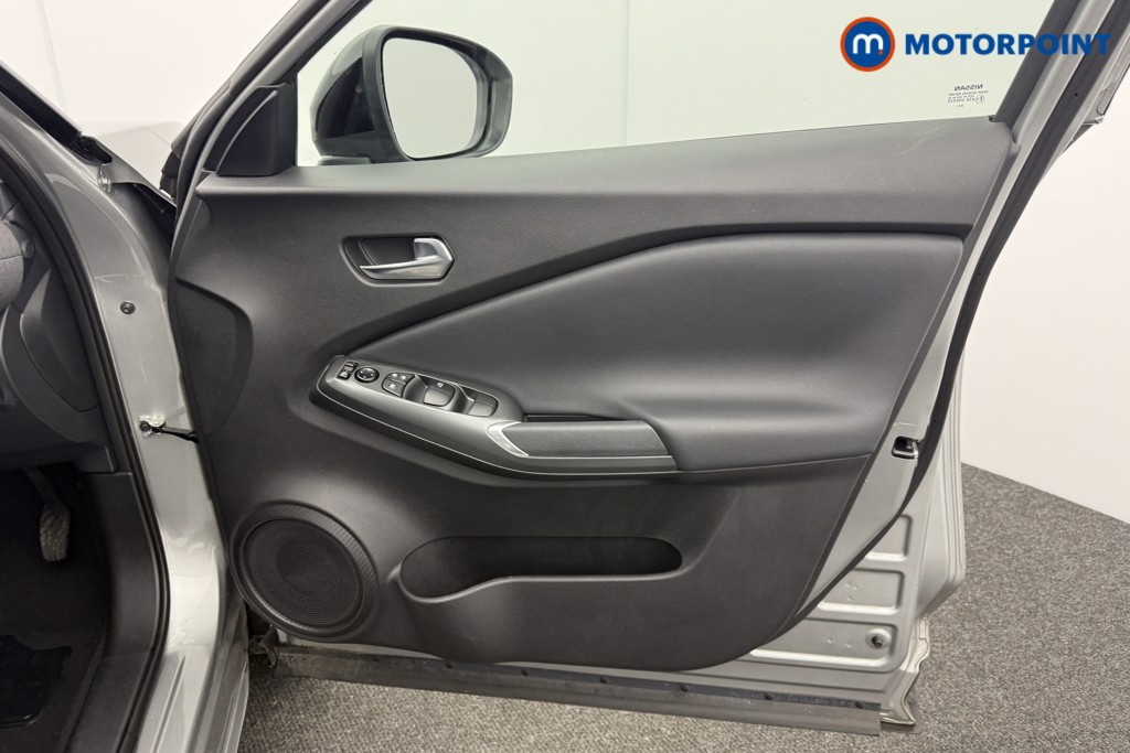 Nissan Juke Acenta Premium Automatic Petrol SUV - Stock Number (1607758) - 13th supplementary image