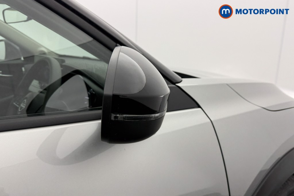 Nissan Juke Acenta Premium Automatic Petrol SUV - Stock Number (1607758) - 14th supplementary image