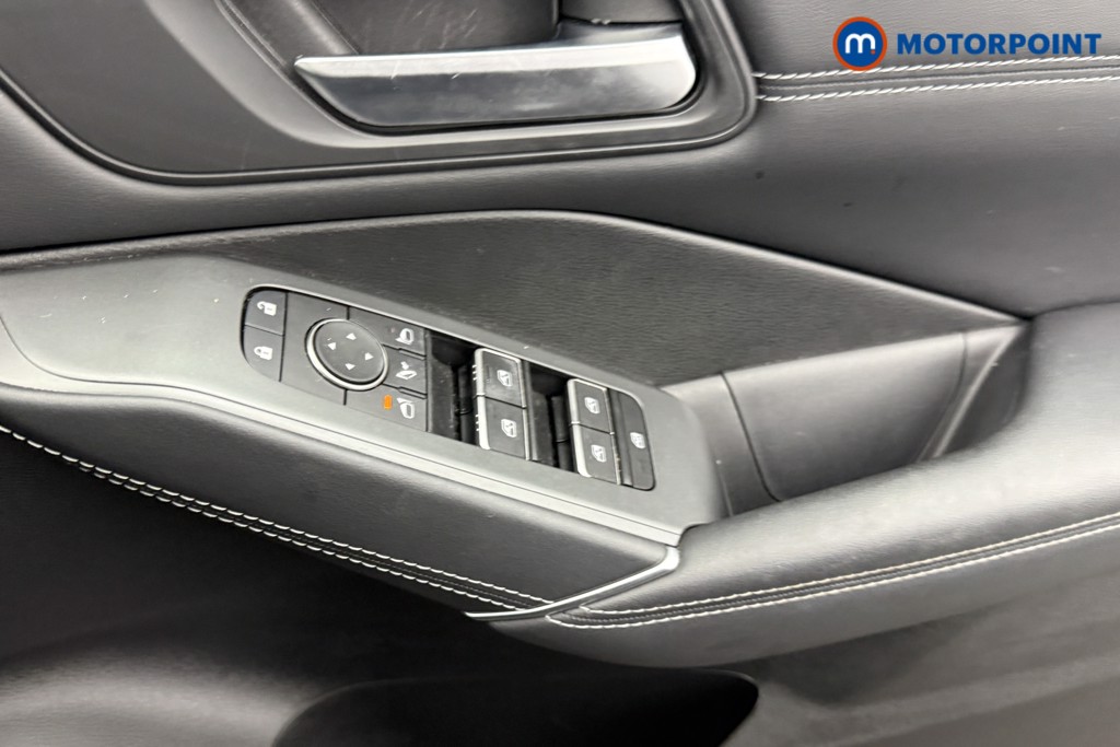 Nissan Qashqai N-Connecta Automatic Petrol SUV - Stock Number (1607759) - 16th supplementary image