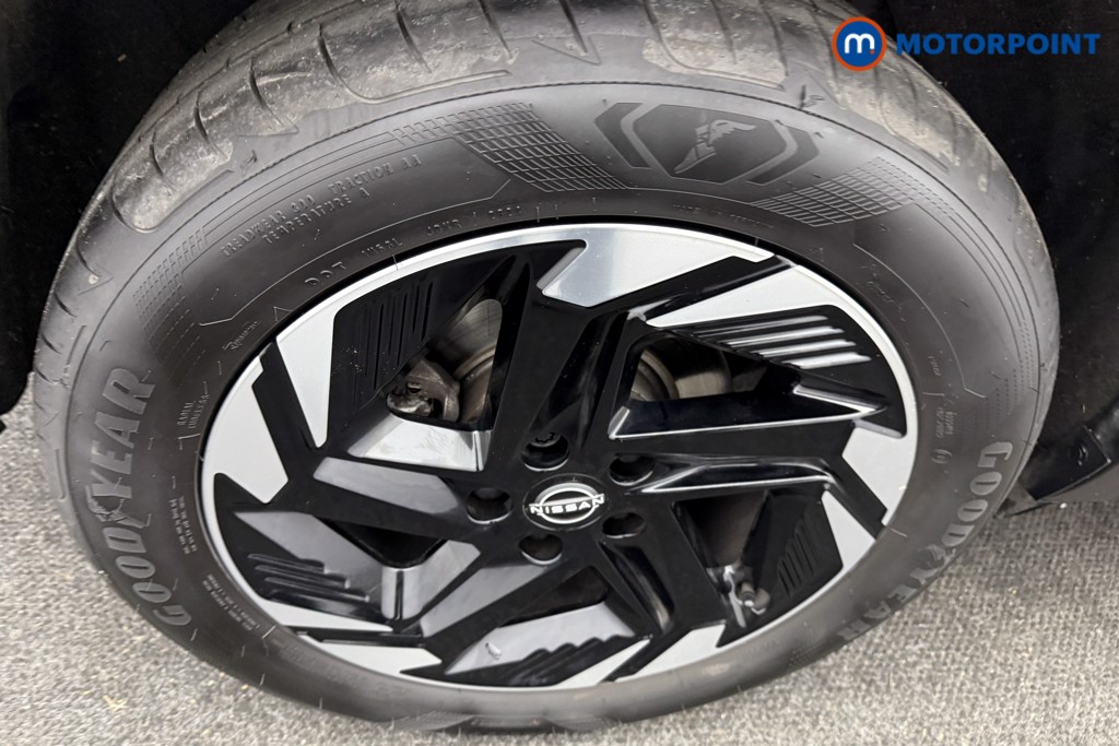 Nissan Qashqai N-Connecta Automatic Petrol SUV - Stock Number (1607759) - 32nd supplementary image