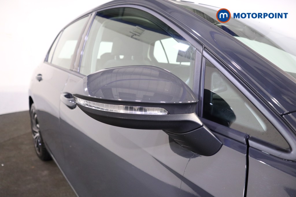 Volkswagen Golf Life Automatic Petrol Hatchback - Stock Number (1607841) - 26th supplementary image