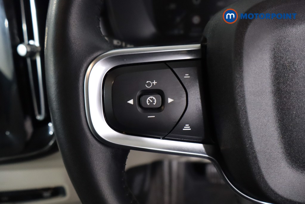 Volvo Xc40 Momentum Automatic Petrol SUV - Stock Number (1607847) - 7th supplementary image