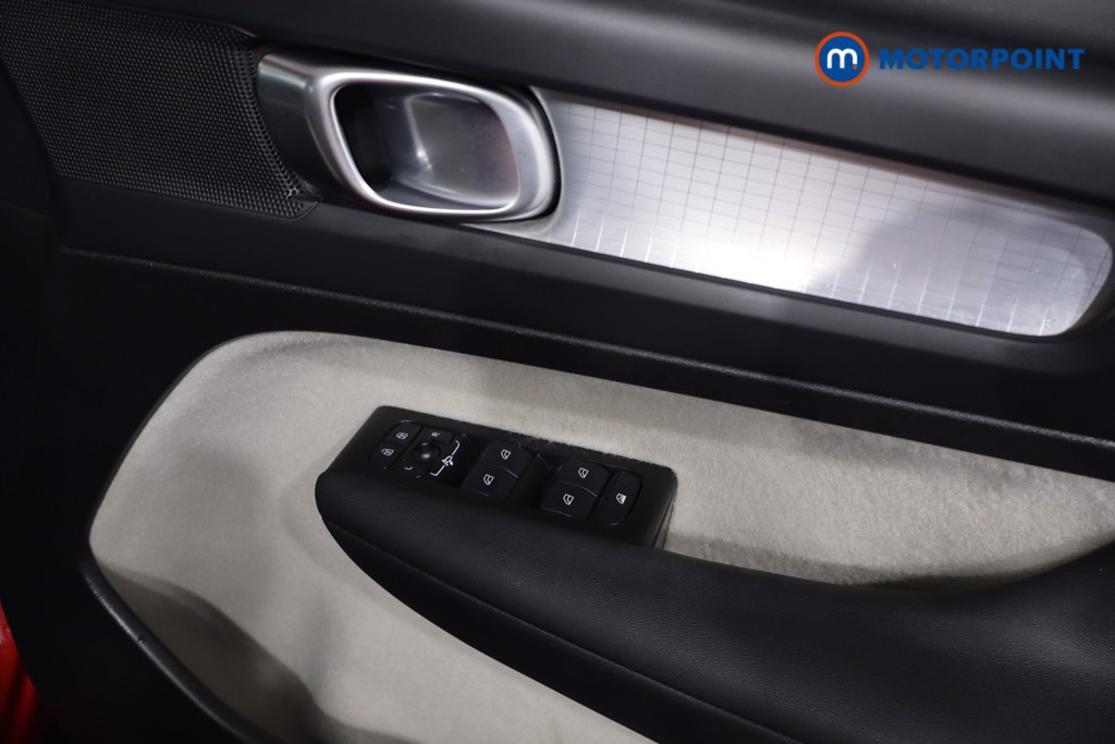 Volvo Xc40 Momentum Automatic Petrol SUV - Stock Number (1607847) - 23rd supplementary image