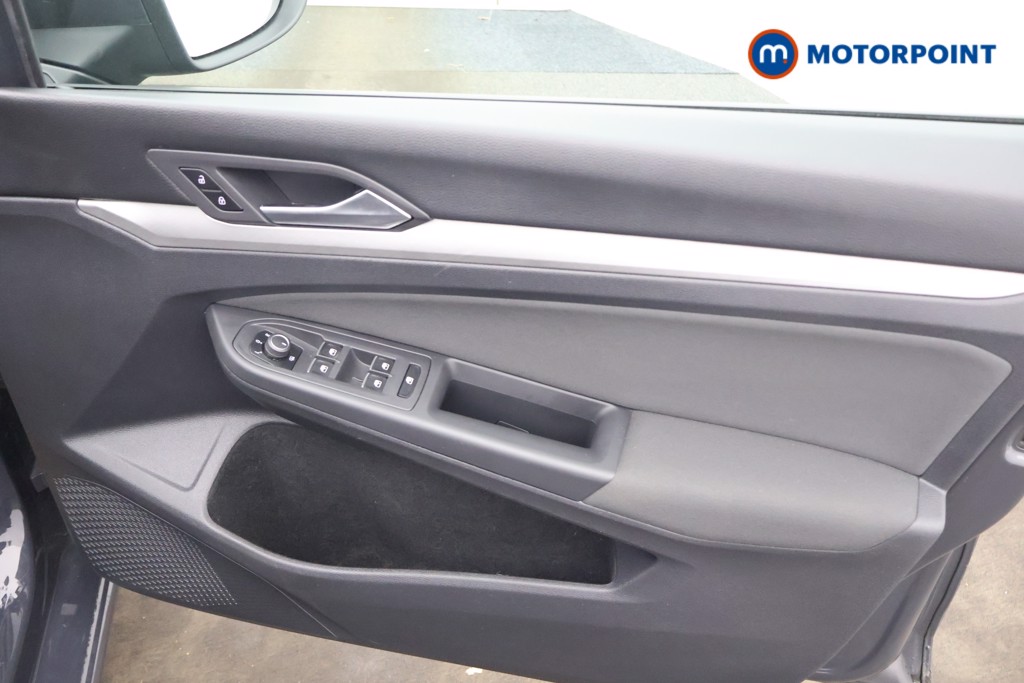 Volkswagen Golf Life Automatic Petrol Hatchback - Stock Number (1608342) - 12th supplementary image