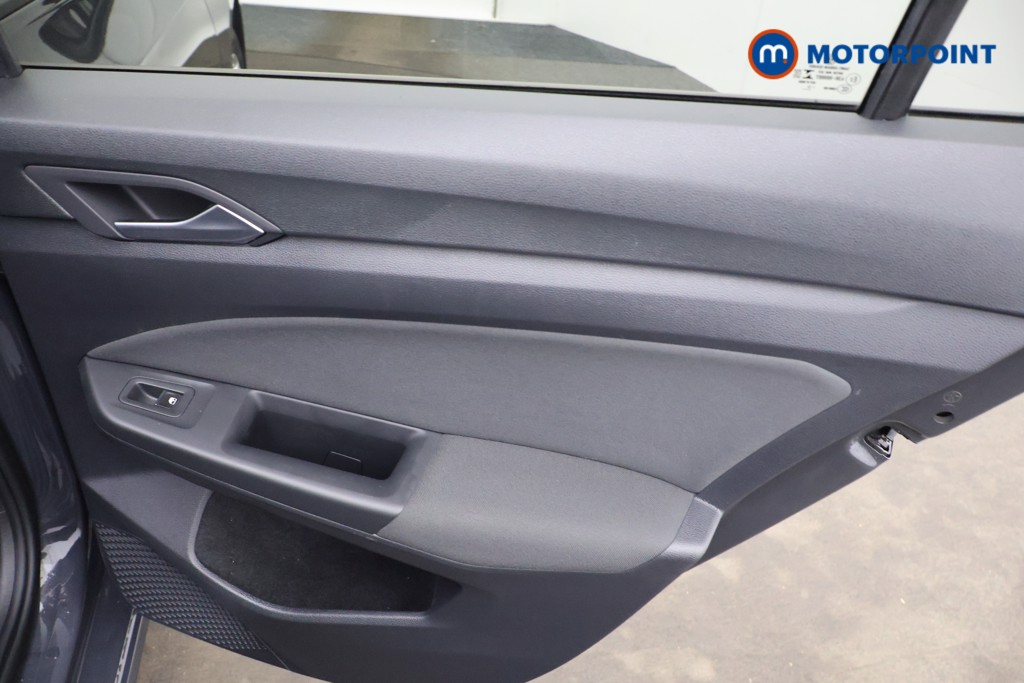 Volkswagen Golf Life Automatic Petrol Hatchback - Stock Number (1608342) - 18th supplementary image