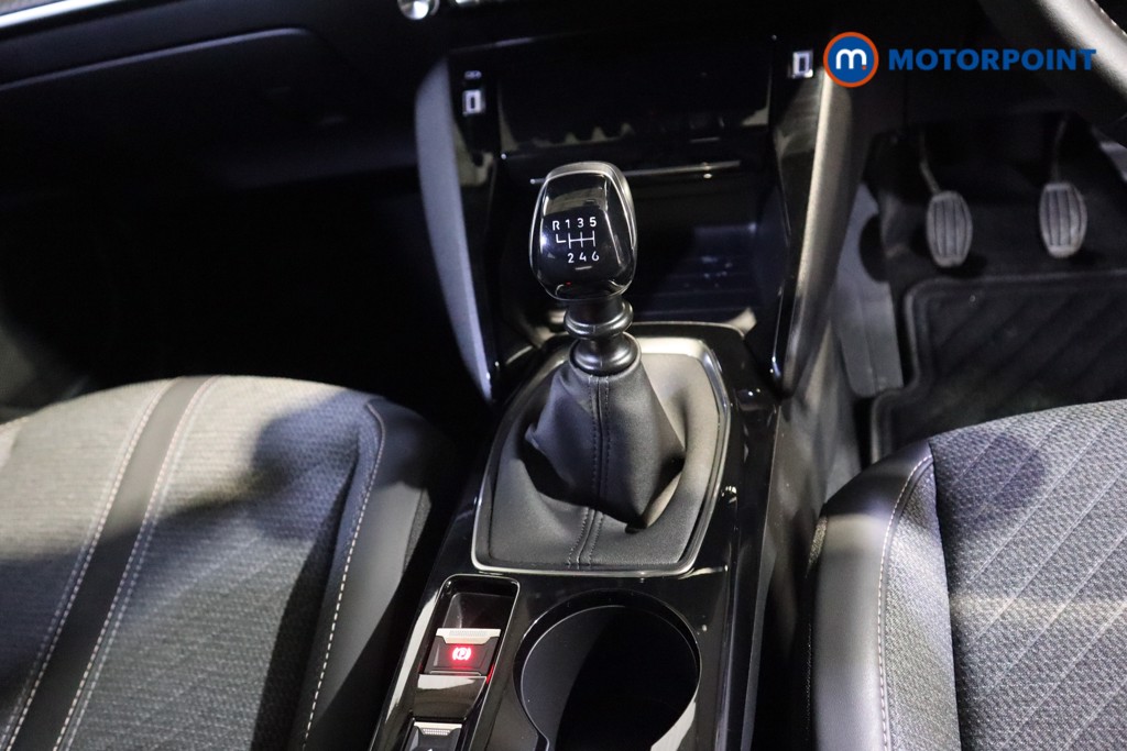 Peugeot 2008 Allure Manual Petrol SUV - Stock Number (1608556) - 6th supplementary image