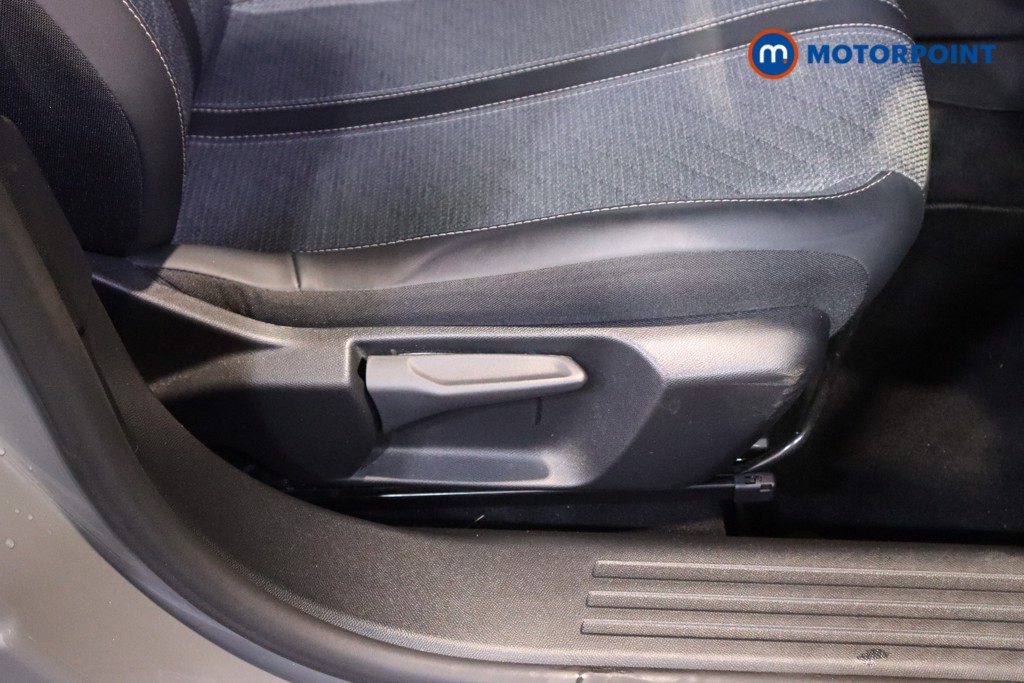 Peugeot 2008 Allure Manual Petrol SUV - Stock Number (1608556) - 16th supplementary image