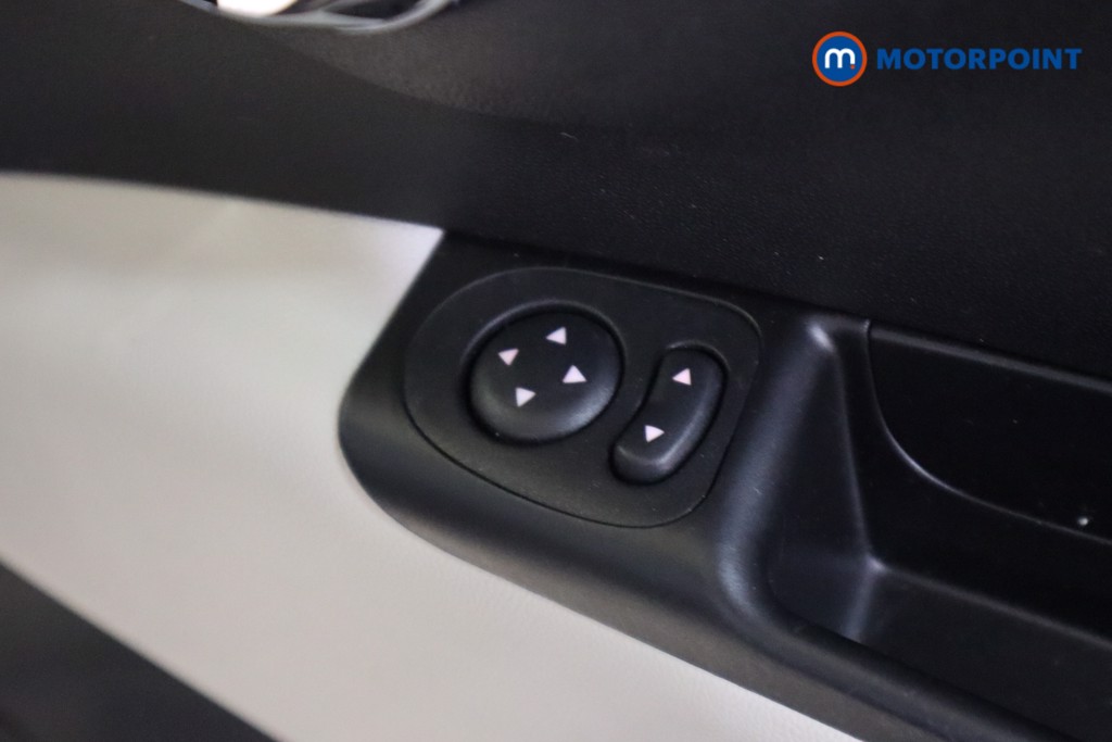 Fiat 500 Dolcevita Manual Petrol Hatchback - Stock Number (1608714) - 9th supplementary image