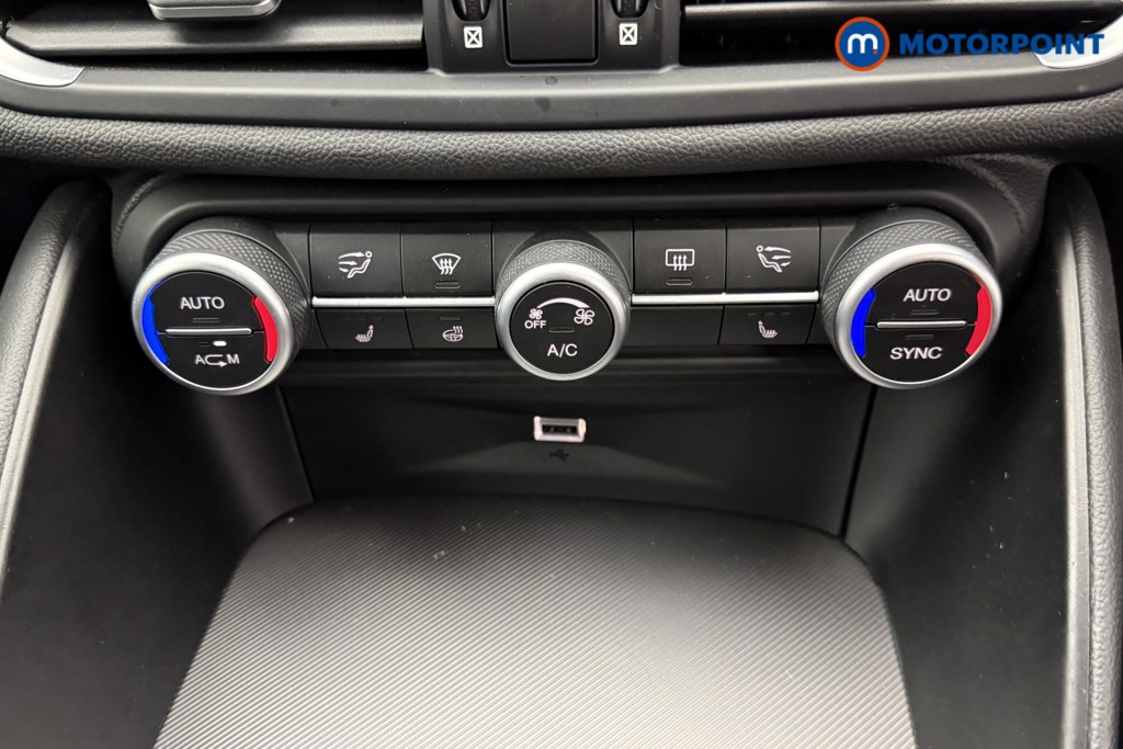 Alfa Romeo Giulia Veloce Automatic Petrol Saloon - Stock Number (1588855) - 12th supplementary image