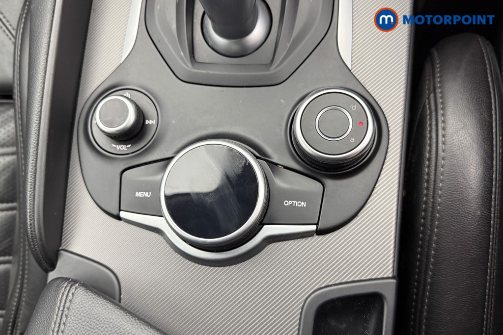 Alfa Romeo Giulia Veloce Automatic Petrol Saloon - Stock Number (1588855) - 13th supplementary image