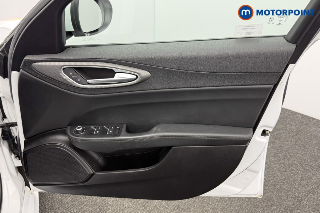 Alfa Romeo Giulia Veloce Automatic Petrol Saloon - Stock Number (1588855) - 19th supplementary image