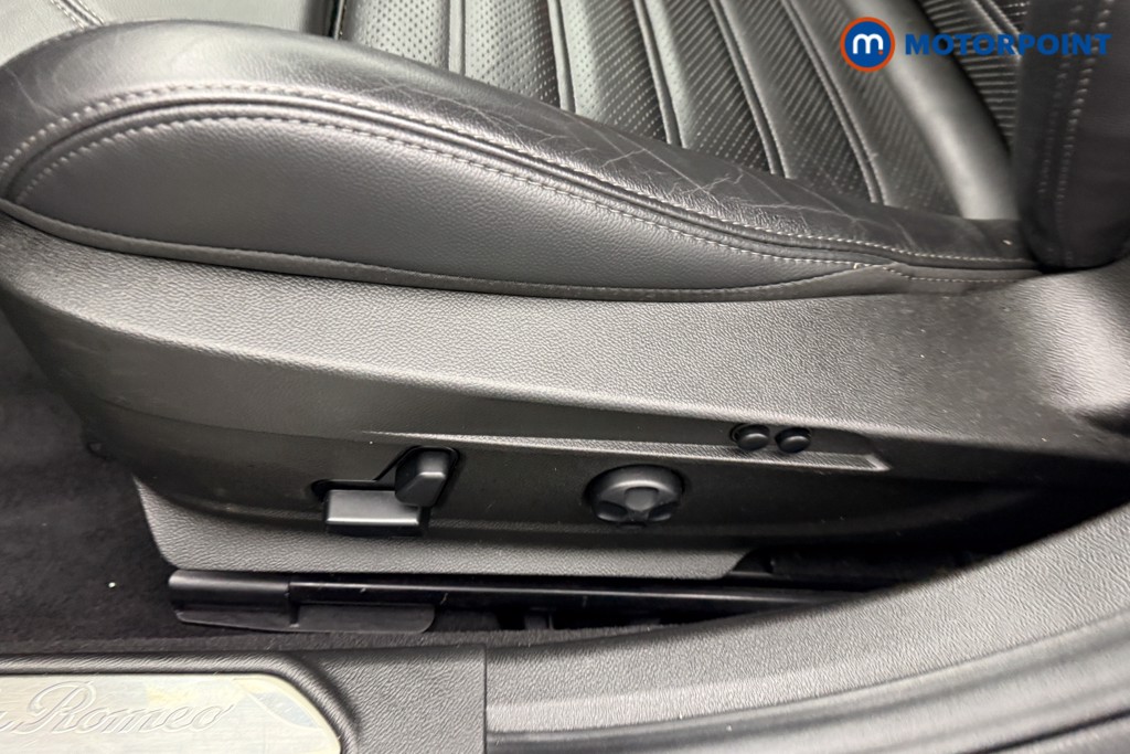 Alfa Romeo Giulia Veloce Automatic Petrol Saloon - Stock Number (1588855) - 25th supplementary image