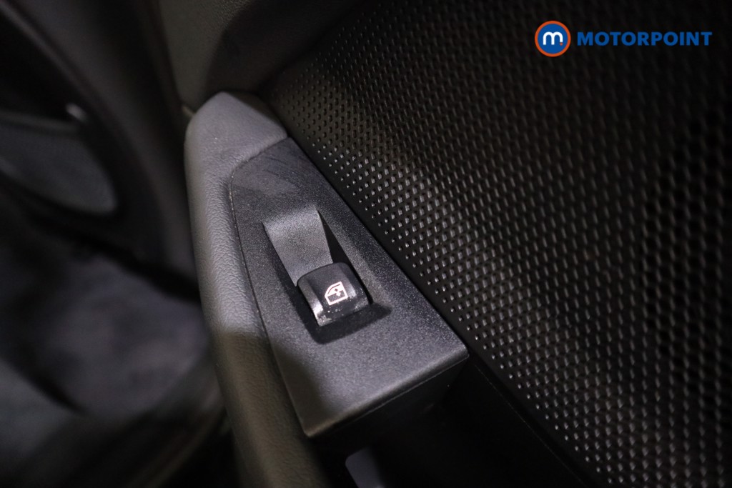 BMW 1 Series SE Automatic Petrol Hatchback - Stock Number (1594992) - 17th supplementary image