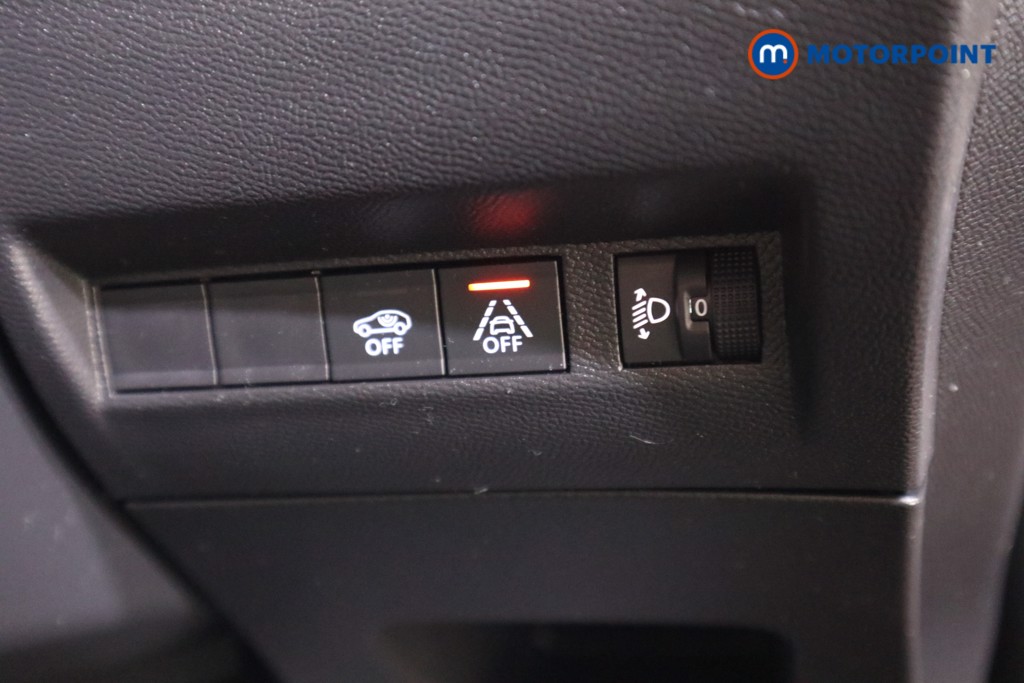 Peugeot 2008 Allure Premium Manual Petrol SUV - Stock Number (1596110) - 11th supplementary image