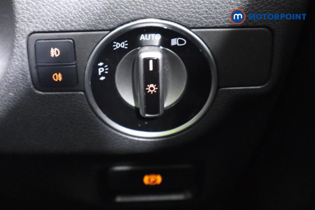 Mercedes-Benz GLA Urban Edition Manual Petrol SUV - Stock Number (1596139) - 12th supplementary image