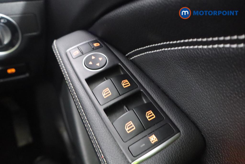 Mercedes-Benz GLA Urban Edition Manual Petrol SUV - Stock Number (1596139) - 13th supplementary image