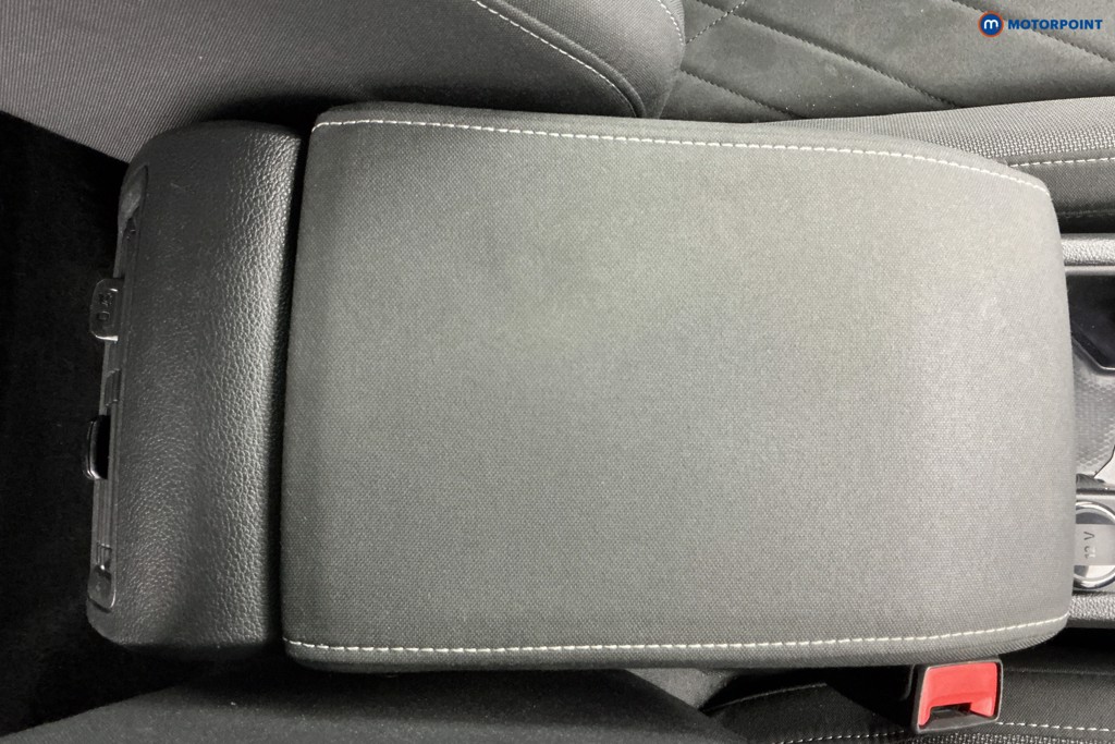 Volkswagen Golf Style Manual Petrol Hatchback - Stock Number (1596761) - 19th supplementary image